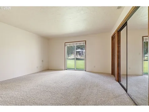 3301 Wyeast Road Hood River OR 97031