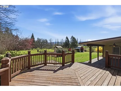 3301 Wyeast Road Hood River OR 97031