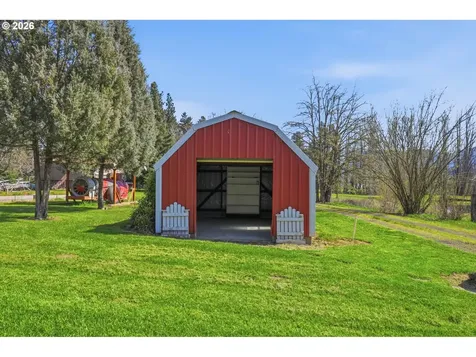 3301 Wyeast Road Hood River OR 97031
