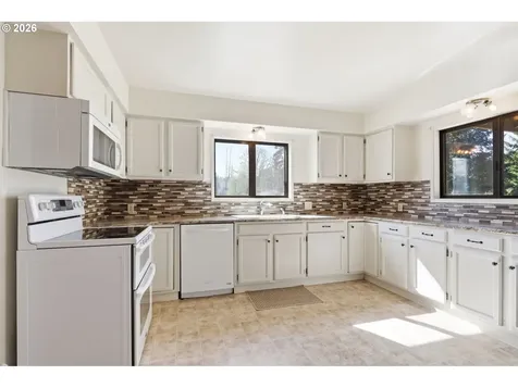 3301 Wyeast Road Hood River OR 97031