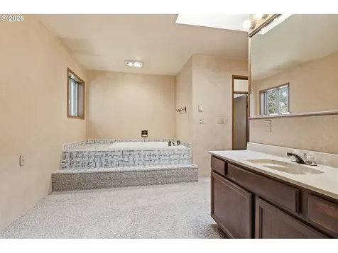 3301 Wyeast Road Hood River OR 97031