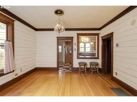 410 W Grant Street Carlton OR 97111