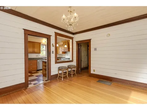 410 W Grant Street Carlton OR 97111