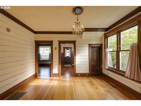 410 W Grant Street Carlton OR 97111