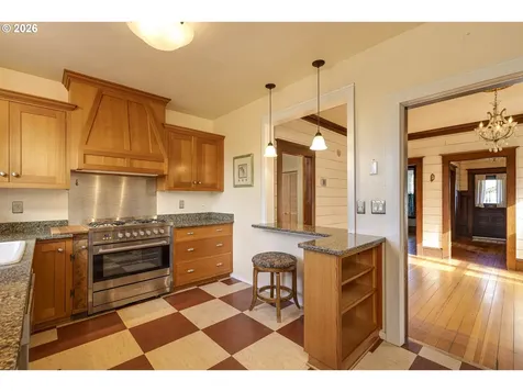410 W Grant Street Carlton OR 97111