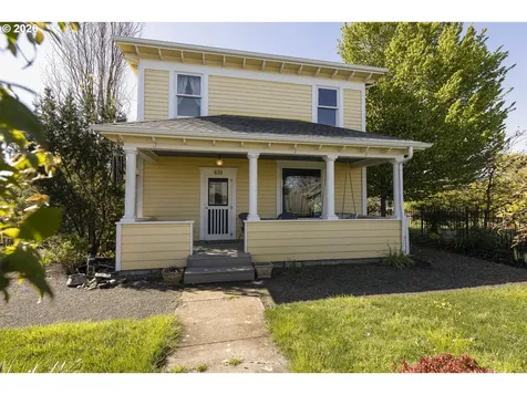410 W Grant Street Carlton OR 97111