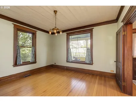 410 W Grant Street Carlton OR 97111