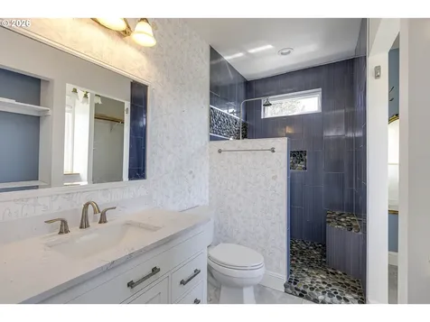 410 W Grant Street Carlton OR 97111