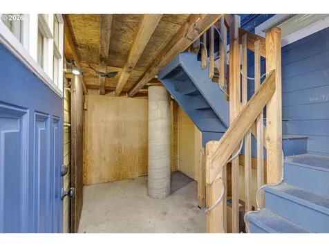 410 W Grant Street Carlton OR 97111