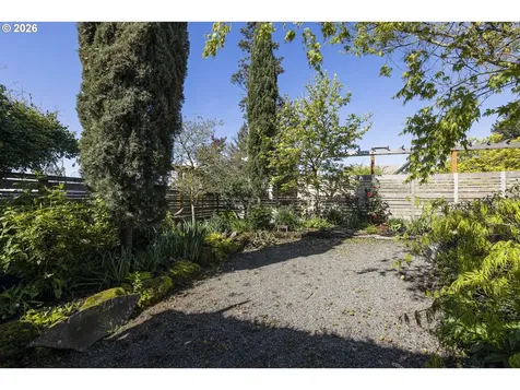 410 W Grant Street Carlton OR 97111