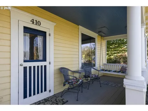 410 W Grant Street Carlton OR 97111
