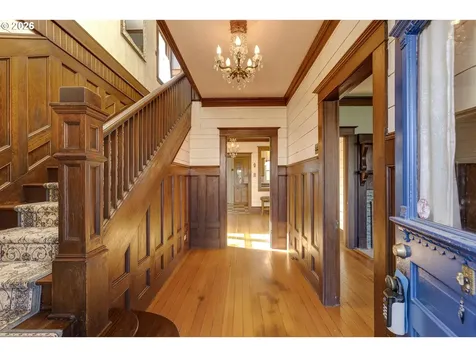 410 W Grant Street Carlton OR 97111