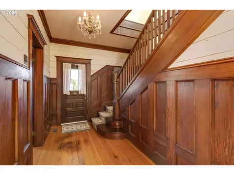 410 W Grant Street Carlton OR 97111