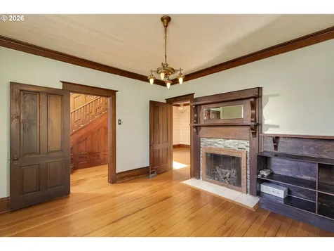 410 W Grant Street Carlton OR 97111