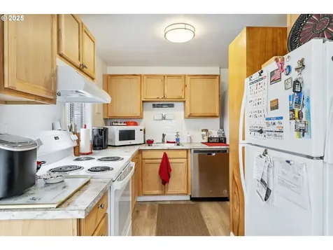 1802 SE Clatsop Street Portland OR 97202