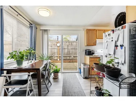 1802 SE Clatsop Street Portland OR 97202
