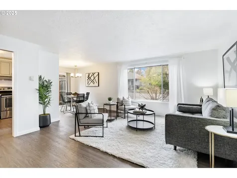 1802 SE Clatsop Street Portland OR 97202