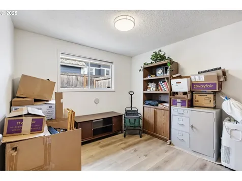 1802 SE Clatsop Street Portland OR 97202