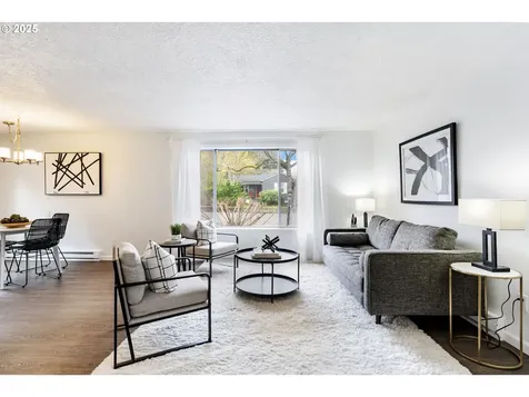1802 SE Clatsop Street Portland OR 97202