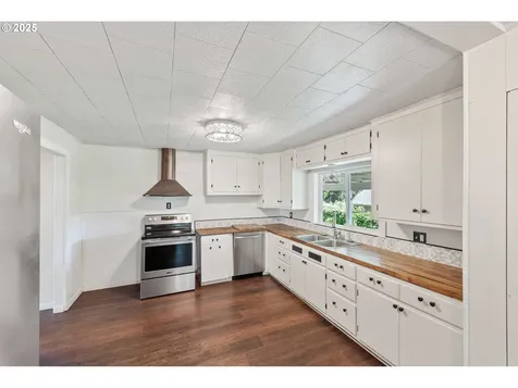 1565 California Avenue Coos Bay OR 97420