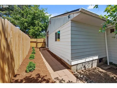 1565 California Avenue Coos Bay OR 97420