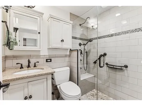 16301 SE Franklin Street Portland OR 97236