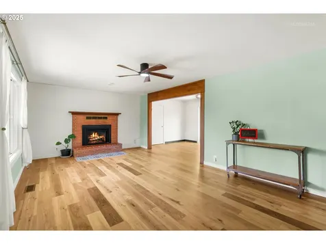 1055 NW Jackson Street Hillsboro OR 97124