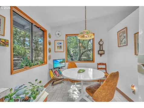 9200 SW Elrose Court Portland OR 97224