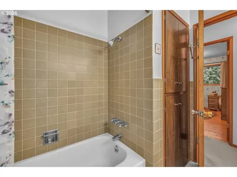 9200 SW Elrose Court Portland OR 97224