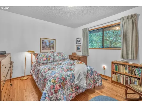 9200 SW Elrose Court Portland OR 97224