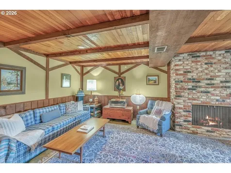 9200 SW Elrose Court Portland OR 97224