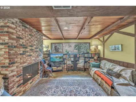 9200 SW Elrose Court Portland OR 97224