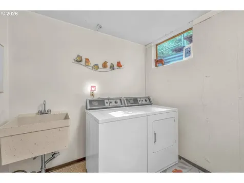 9200 SW Elrose Court Portland OR 97224