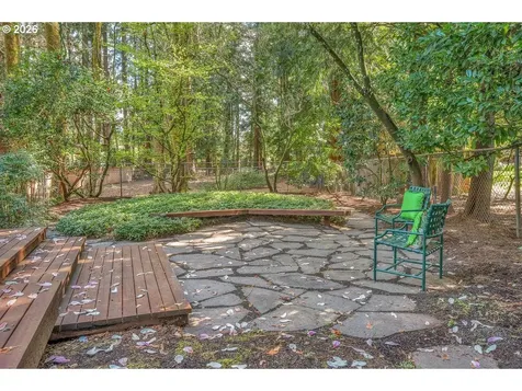 9200 SW Elrose Court Portland OR 97224