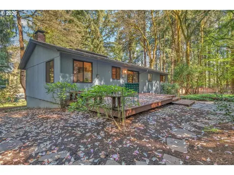 9200 SW Elrose Court Portland OR 97224