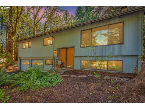 9200 SW Elrose Court Portland OR 97224