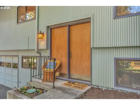 9200 SW Elrose Court Portland OR 97224