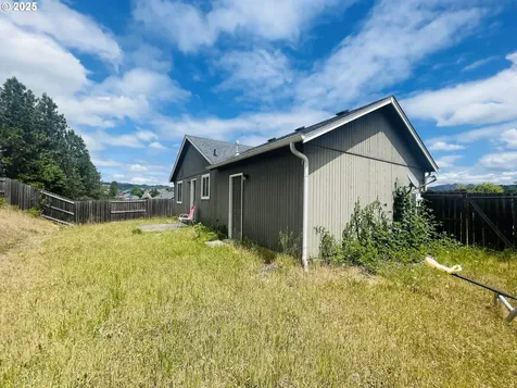783 Callahan Drive Roseburg OR 97471