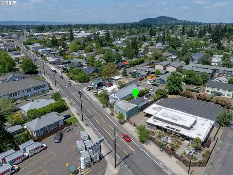 8721 SE Foster Road Portland OR 97266