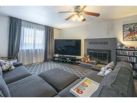 208 SE Jefferson Street Sheridan OR 97378