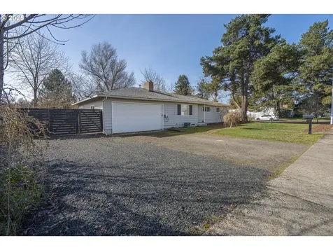 208 SE Jefferson Street Sheridan OR 97378