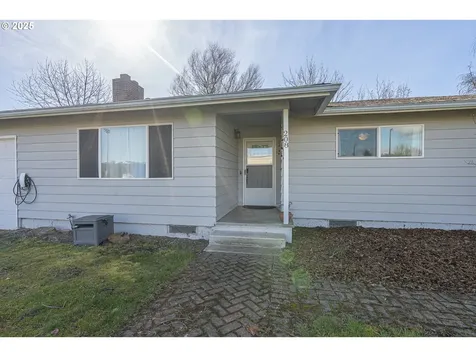 208 SE Jefferson Street Sheridan OR 97378