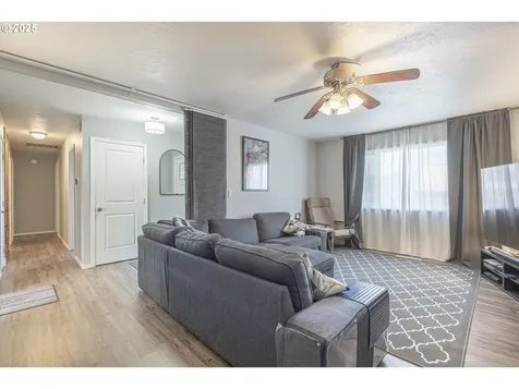 208 SE Jefferson Street Sheridan OR 97378