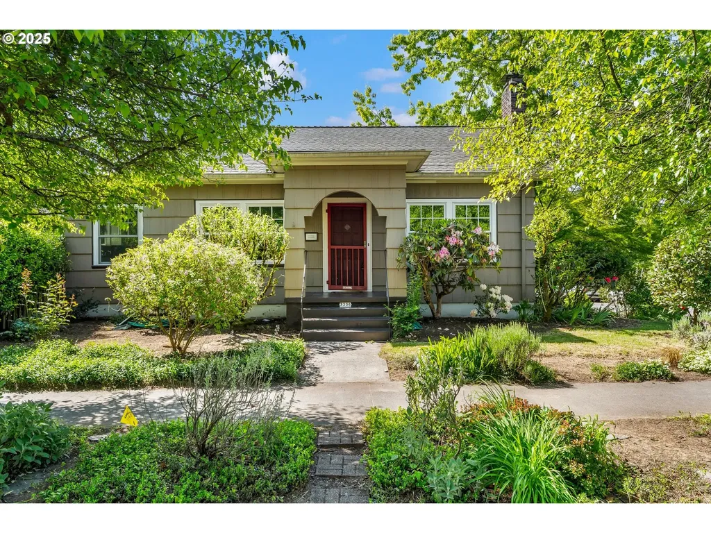 3306 SE Tibbetts Street Portland OR 97202