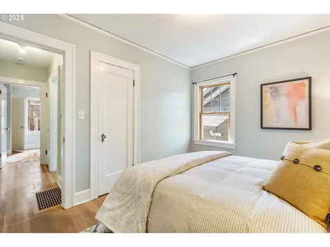 3306 SE Tibbetts Street Portland OR 97202