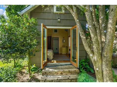 3306 SE Tibbetts Street Portland OR 97202