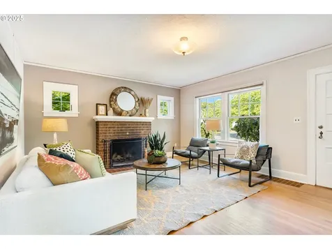 3306 SE Tibbetts Street Portland OR 97202