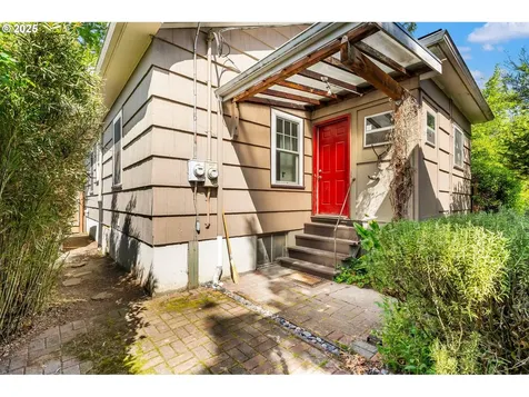 3306 SE Tibbetts Street Portland OR 97202