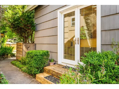 3306 SE Tibbetts Street Portland OR 97202