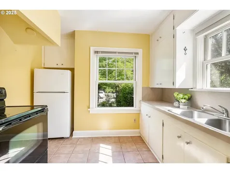 3306 SE Tibbetts Street Portland OR 97202